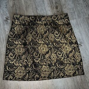Banana Republic Monogram Black & Gold Floral lace Pencil Skirt size 6